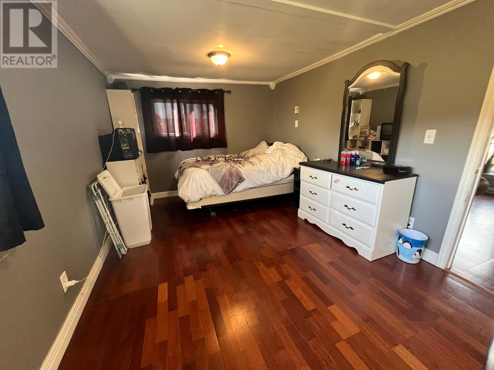 264 Seaforest Drive