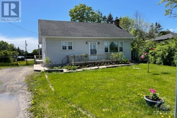 209 CAMPBELL DRIVE, Arnprior