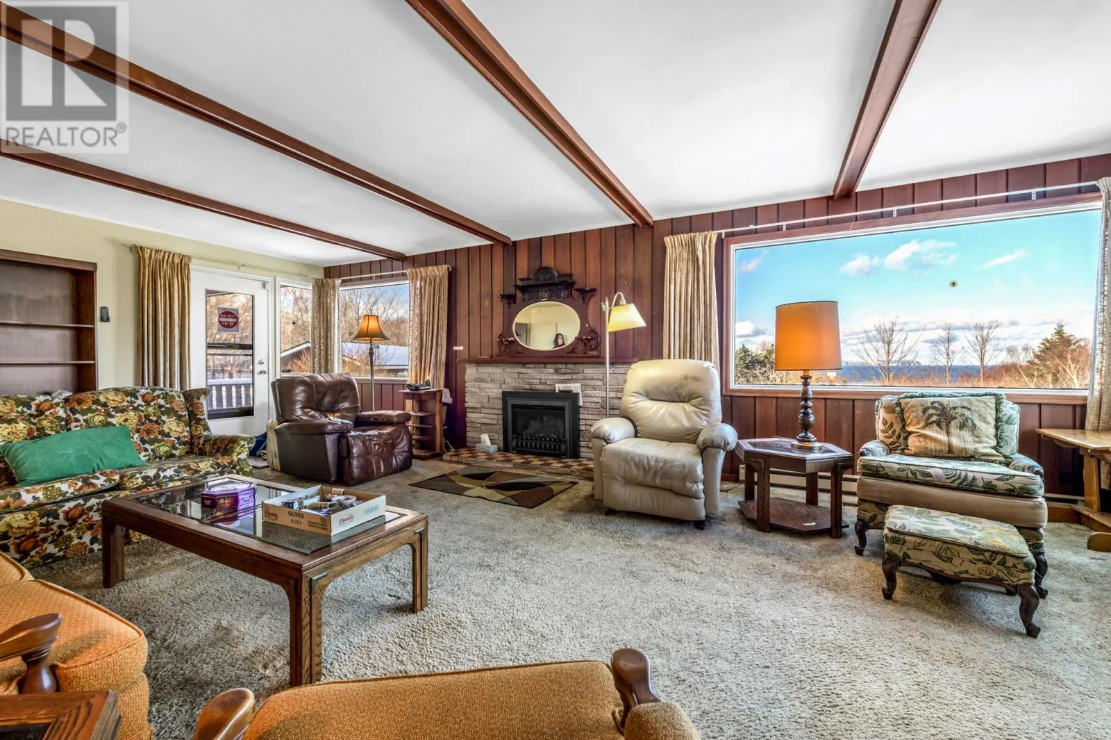 33 Parmiters Lane