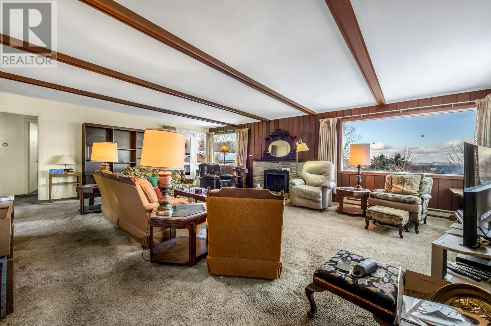 33 Parmiters Lane