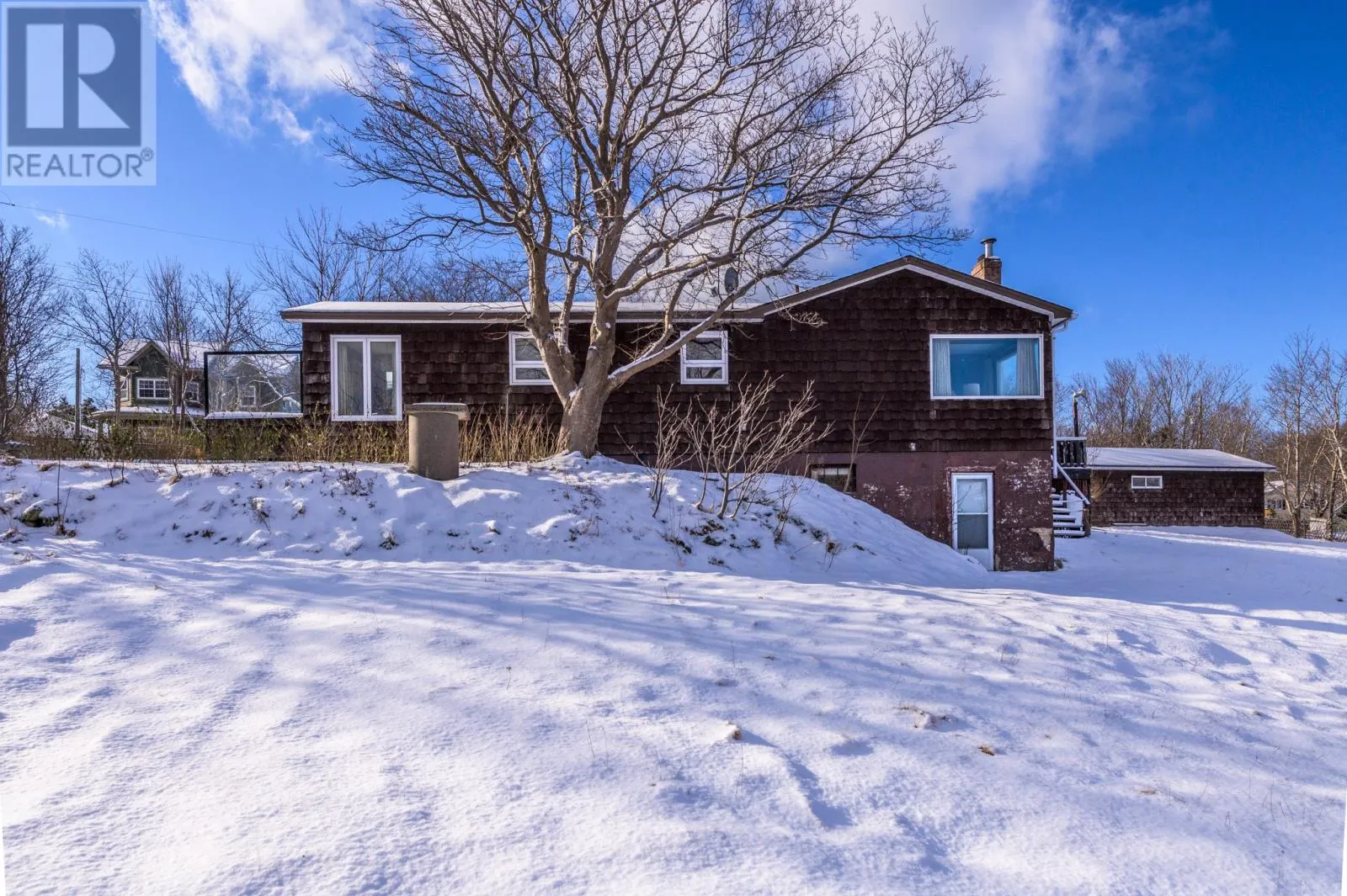 33 Parmiters Lane