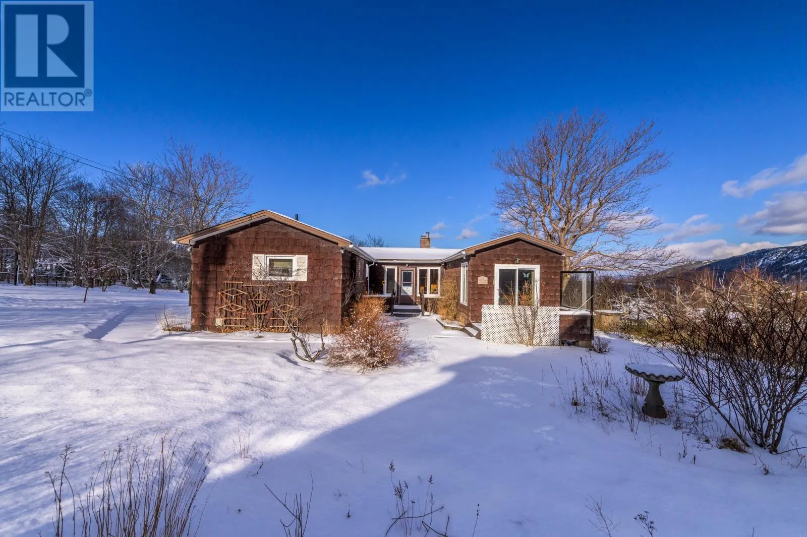 33 Parmiters Lane