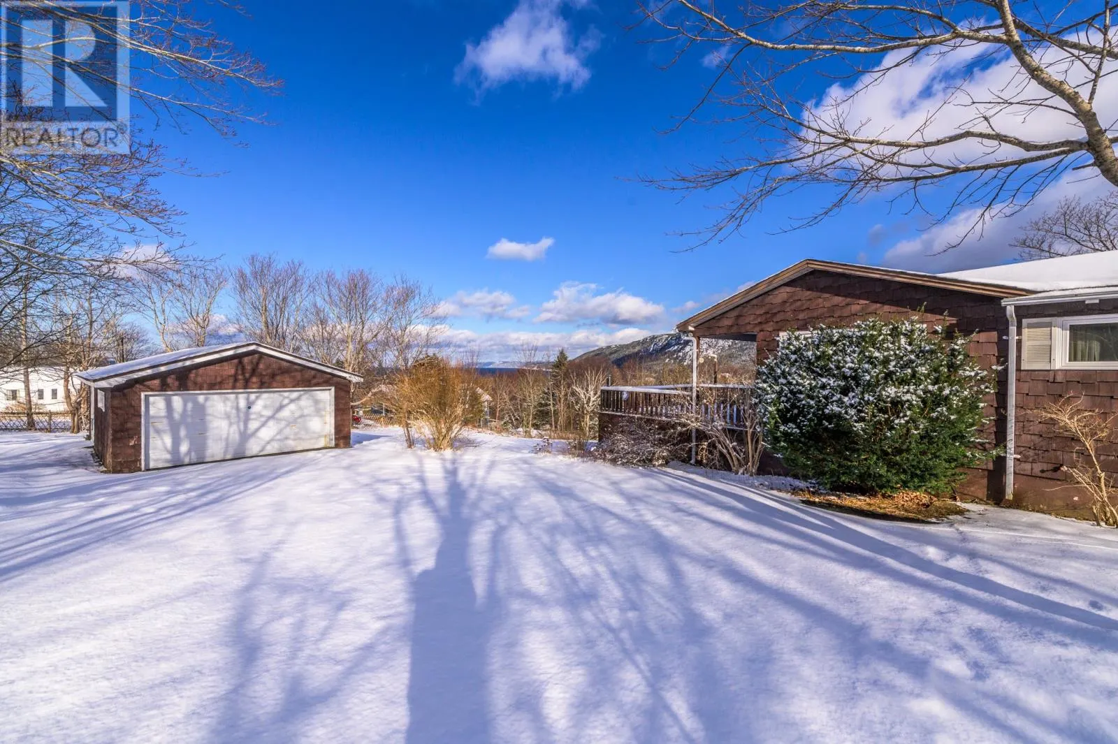 33 Parmiters Lane