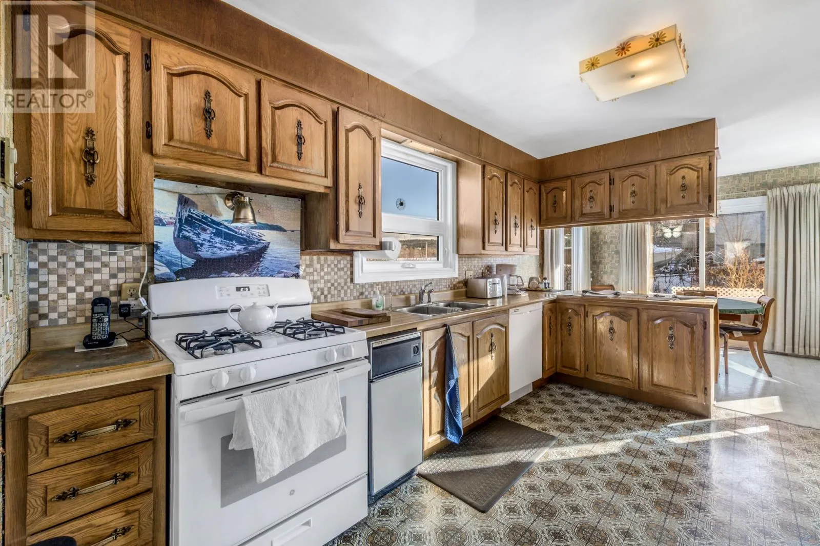 33 Parmiters Lane