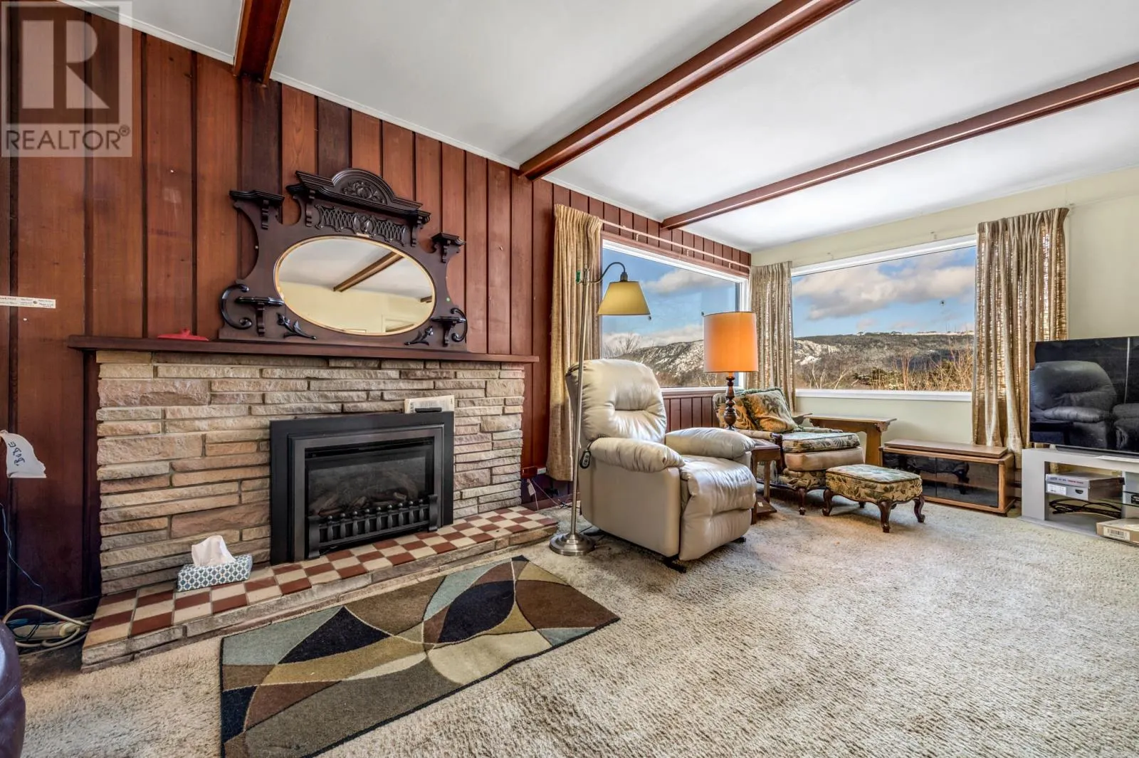 33 Parmiters Lane