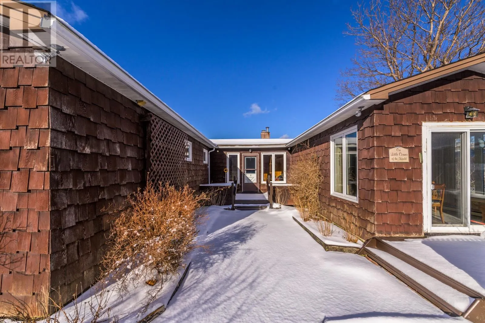 33 Parmiters Lane