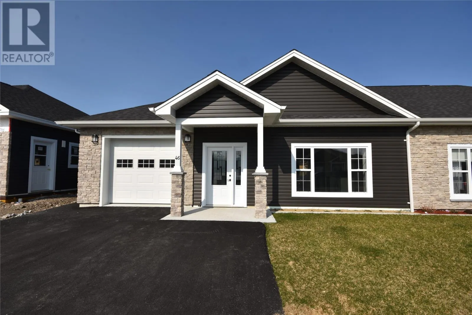 15 Villas Way