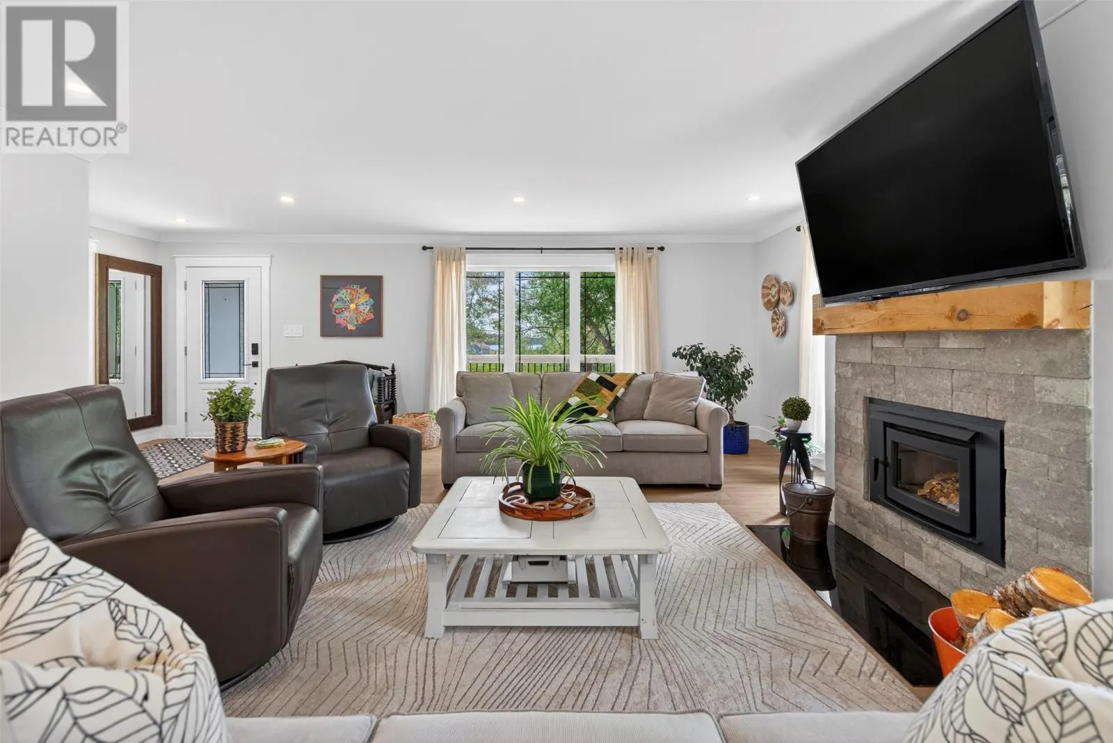 44 Bond Road