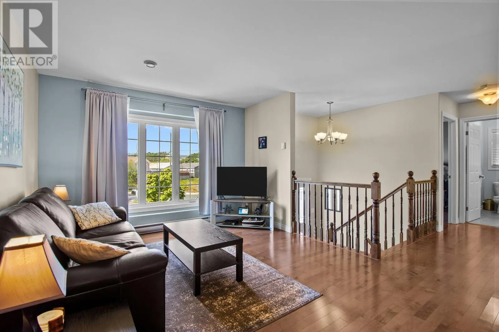 7 Hillside Place