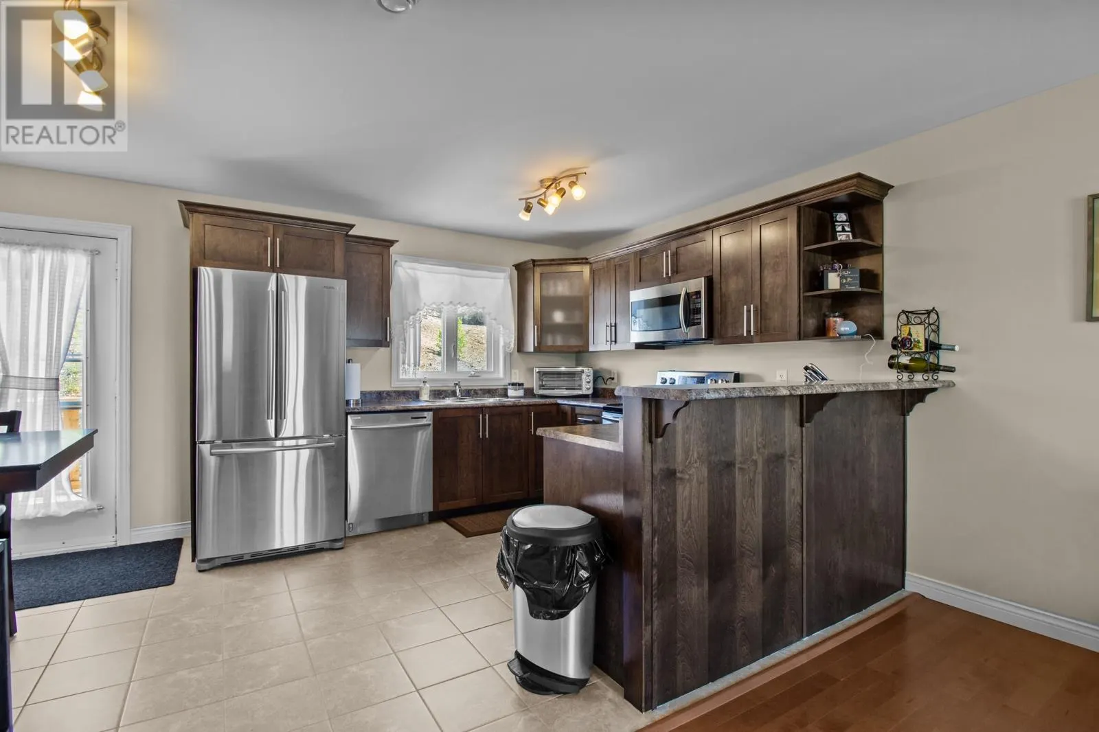 7 Hillside Place