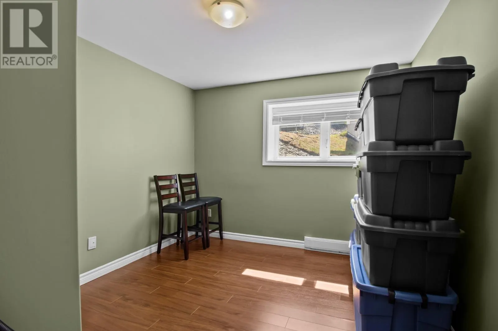 7 Hillside Place