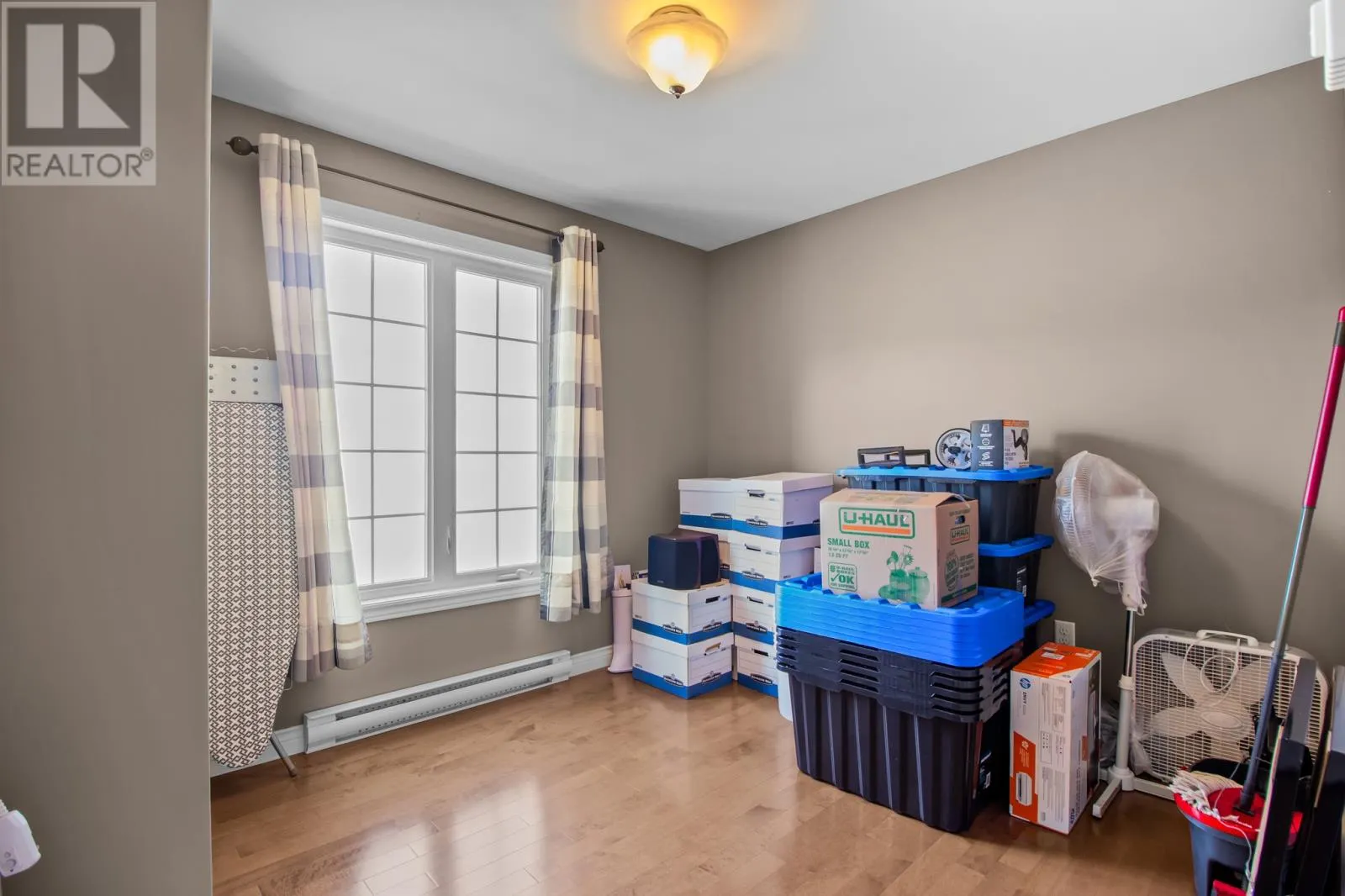 7 Hillside Place