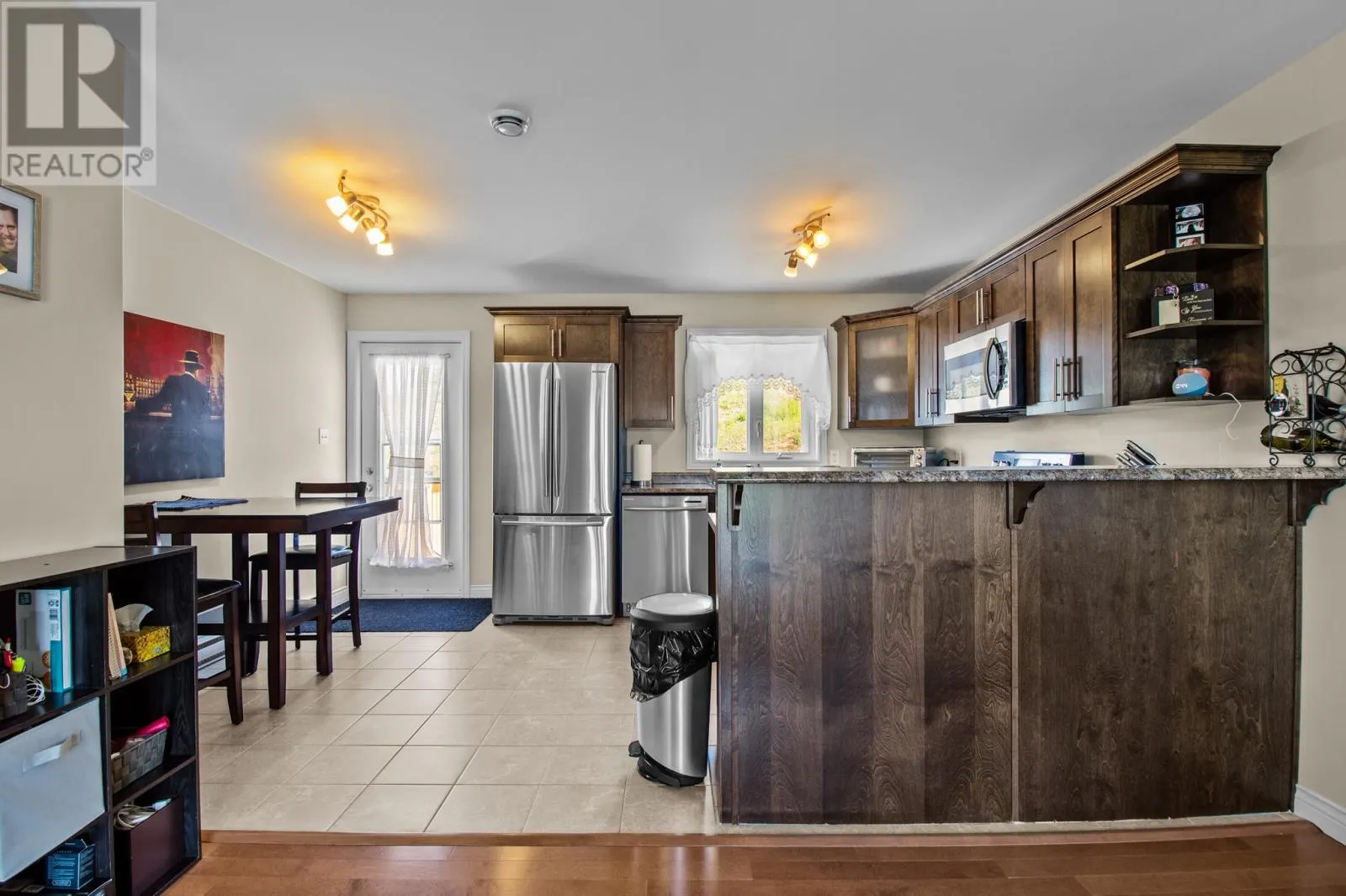 7 Hillside Place