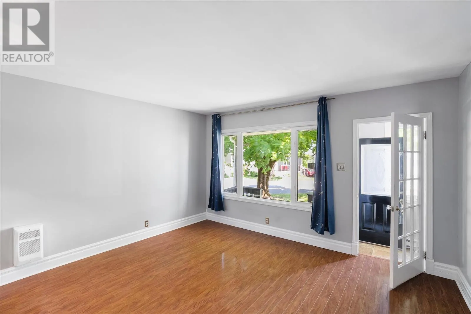 13 Forest Avenue