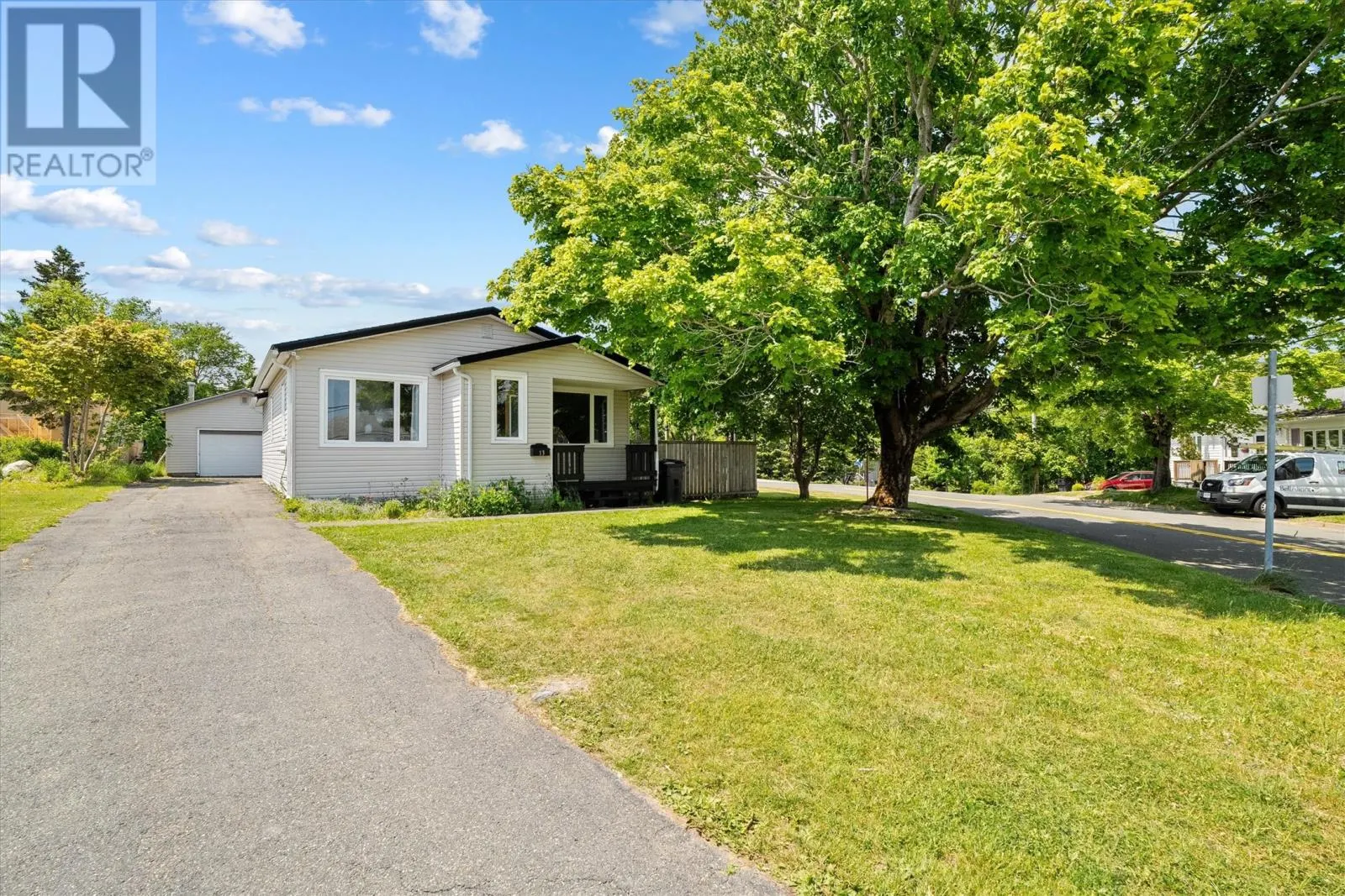 13 Forest Avenue