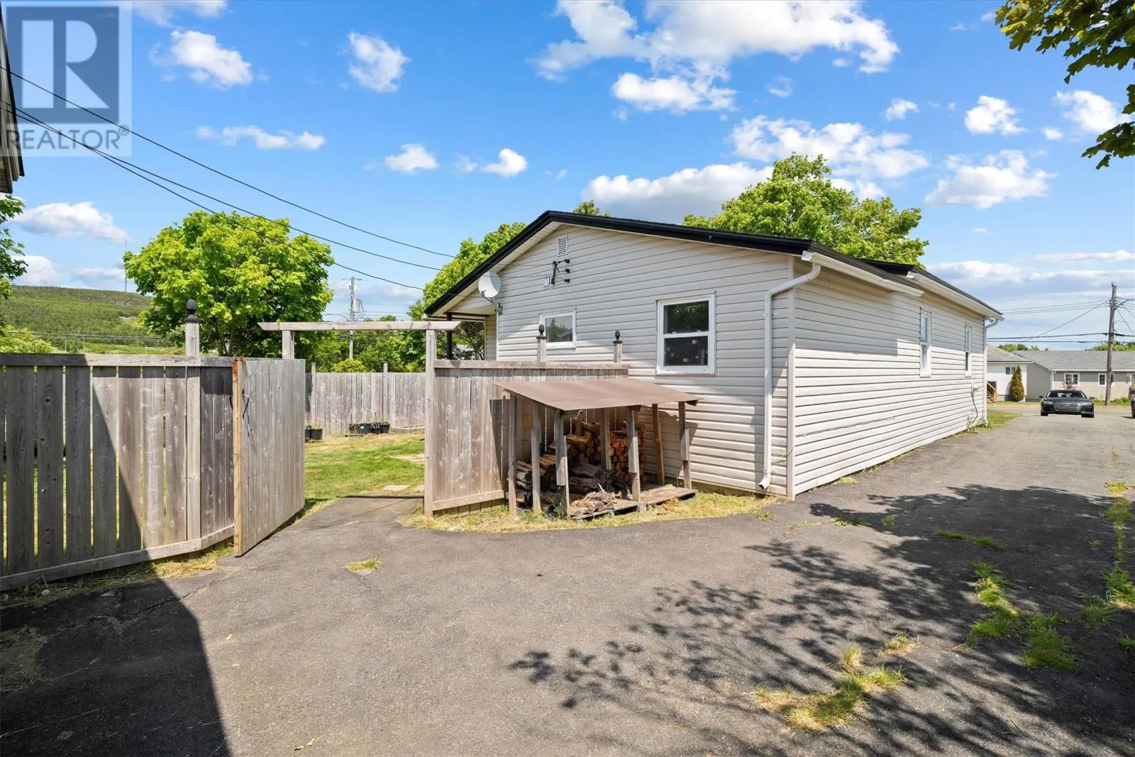13 Forest Avenue