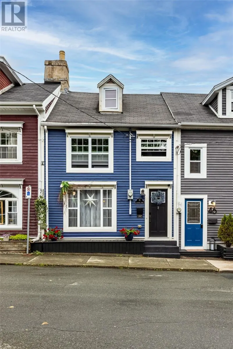 48 Colonial Street