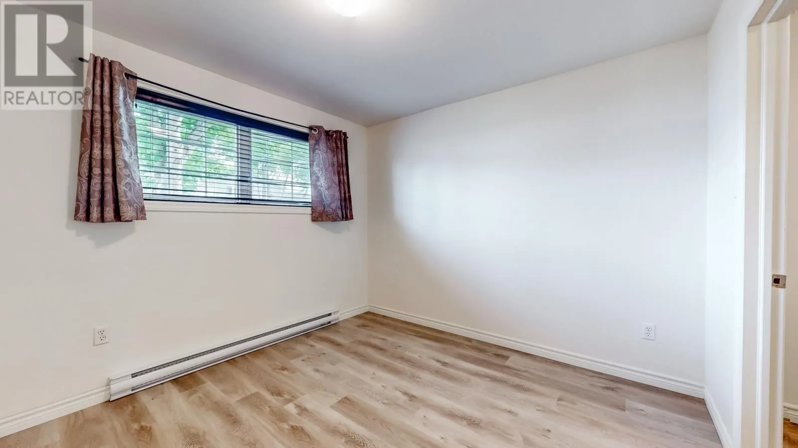 17 Eastmeadows Avenue