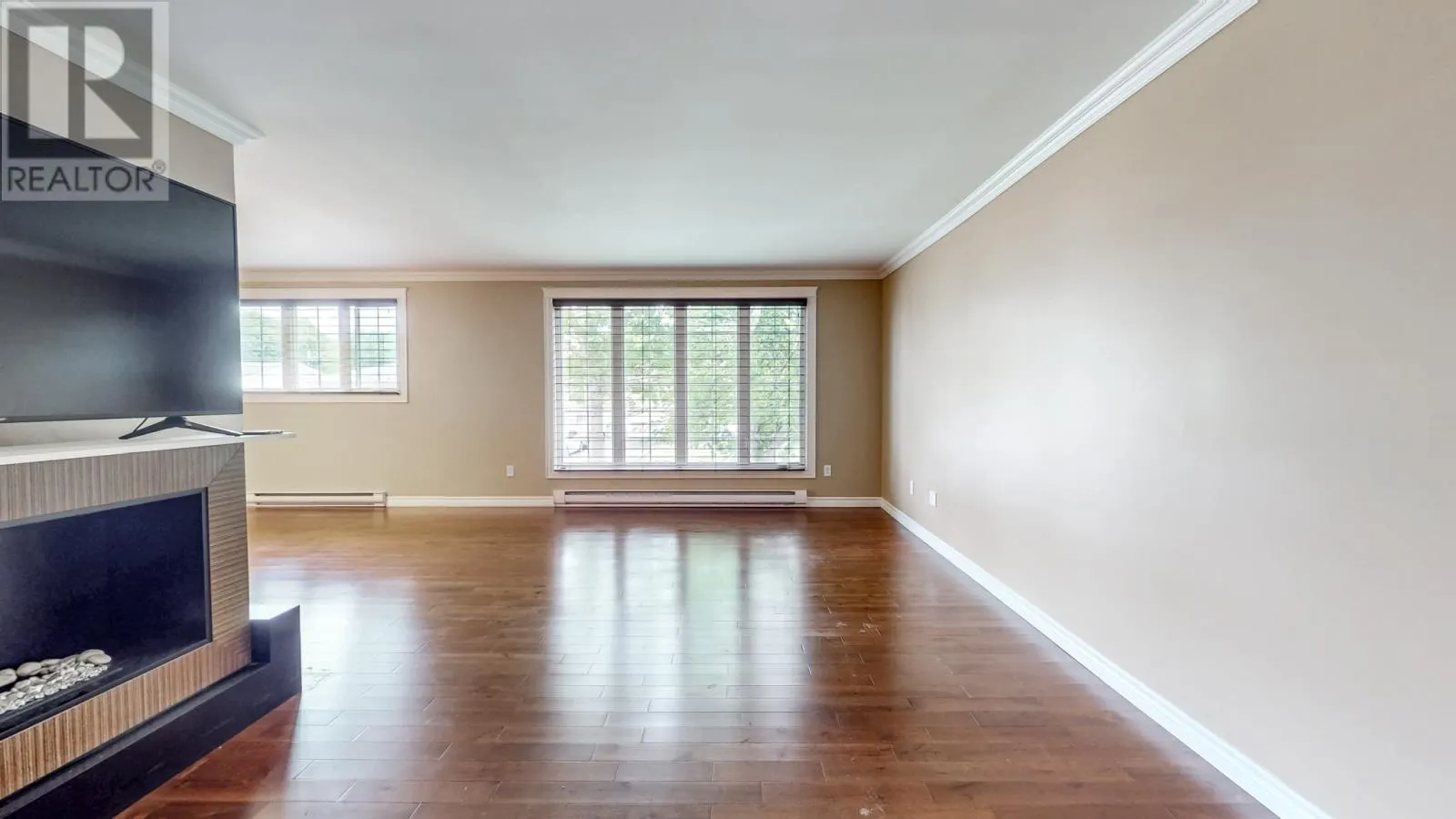 17 Eastmeadows Avenue