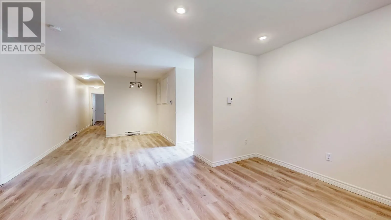 17 Eastmeadows Avenue
