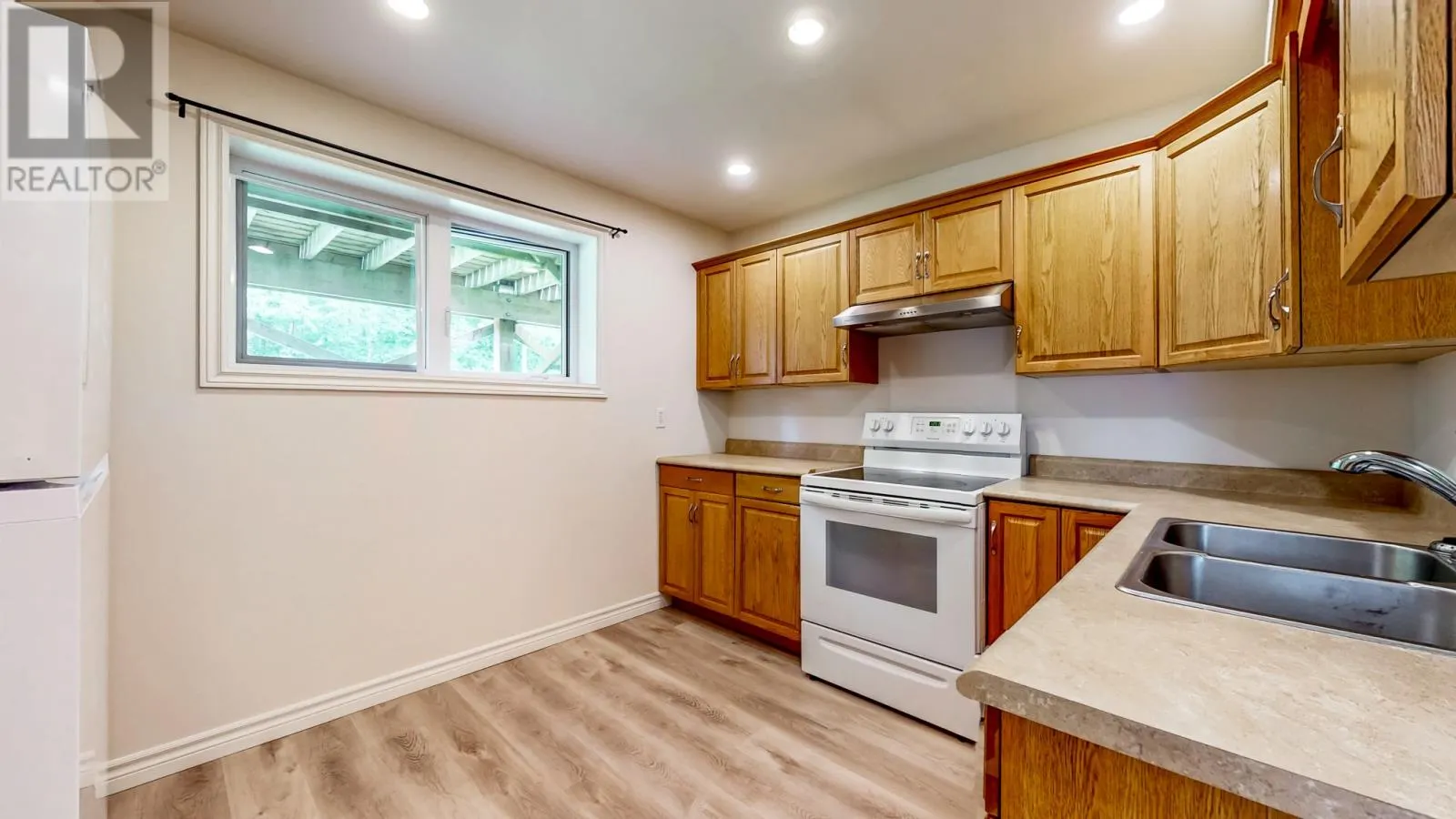 17 Eastmeadows Avenue