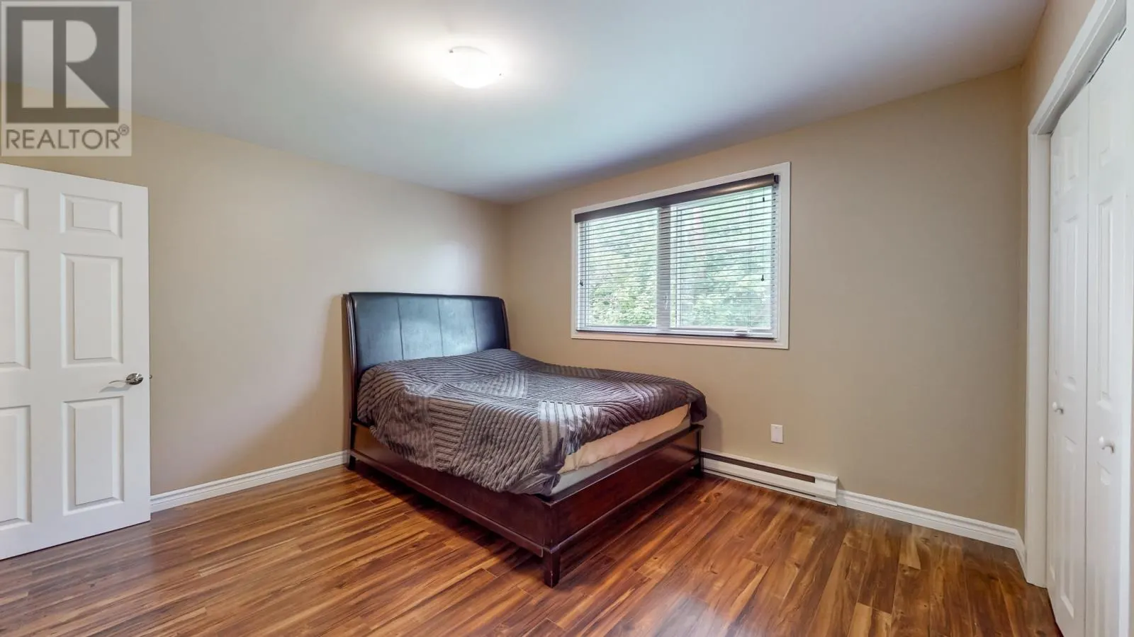 17 Eastmeadows Avenue