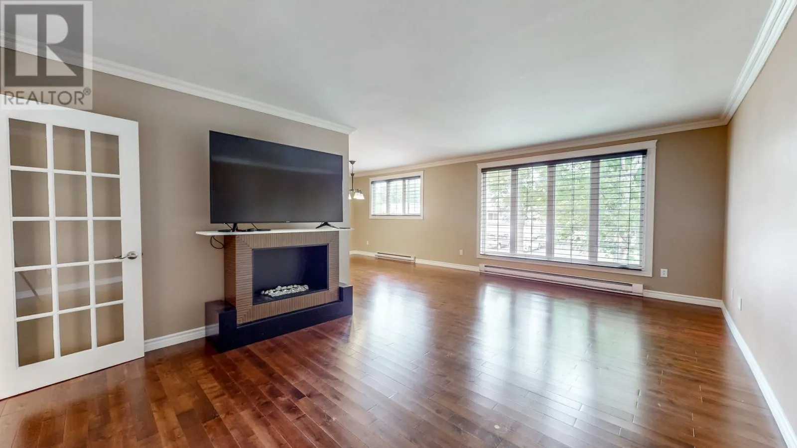 17 Eastmeadows Avenue