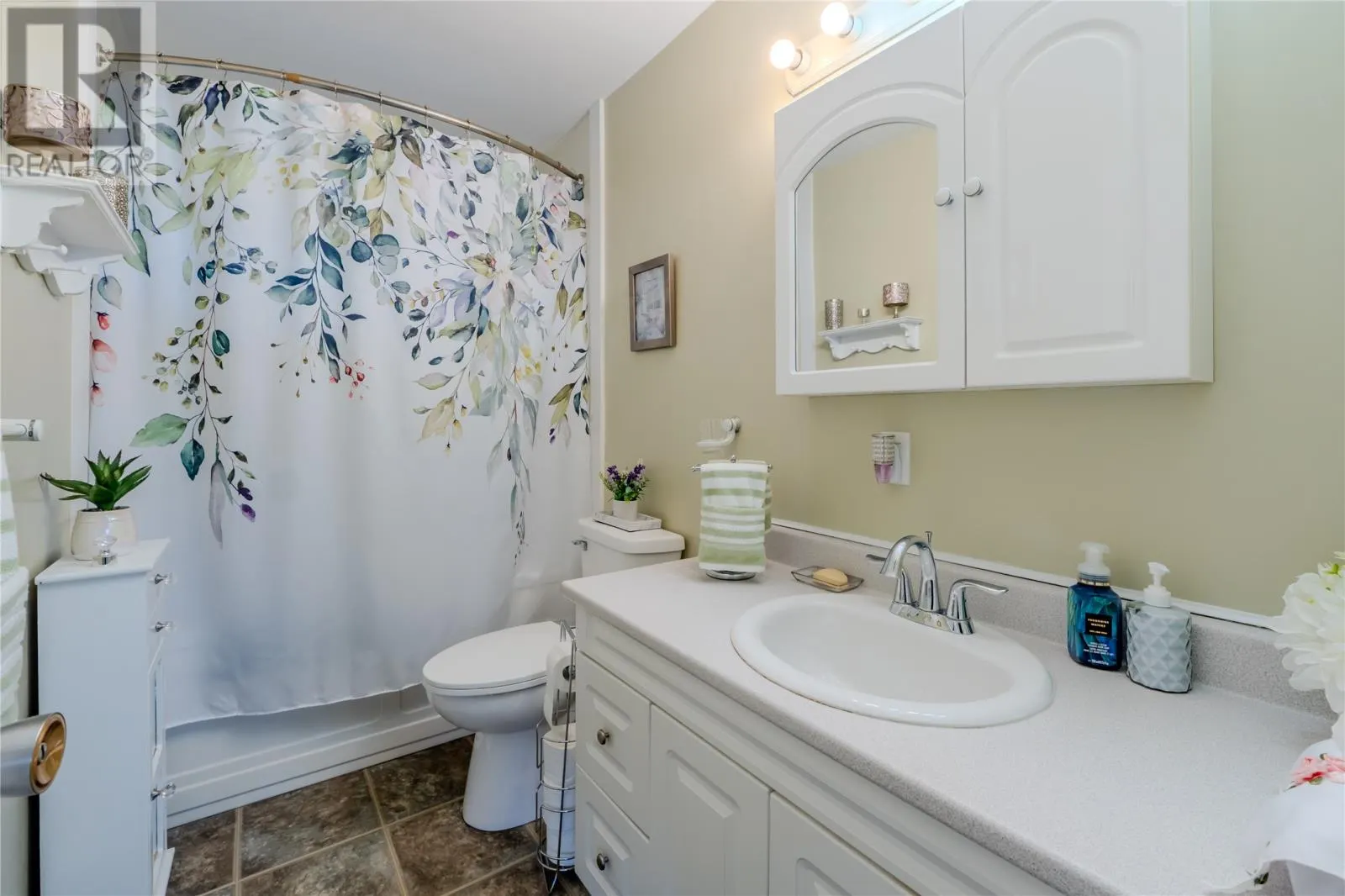 2 Pleasant Avenue
