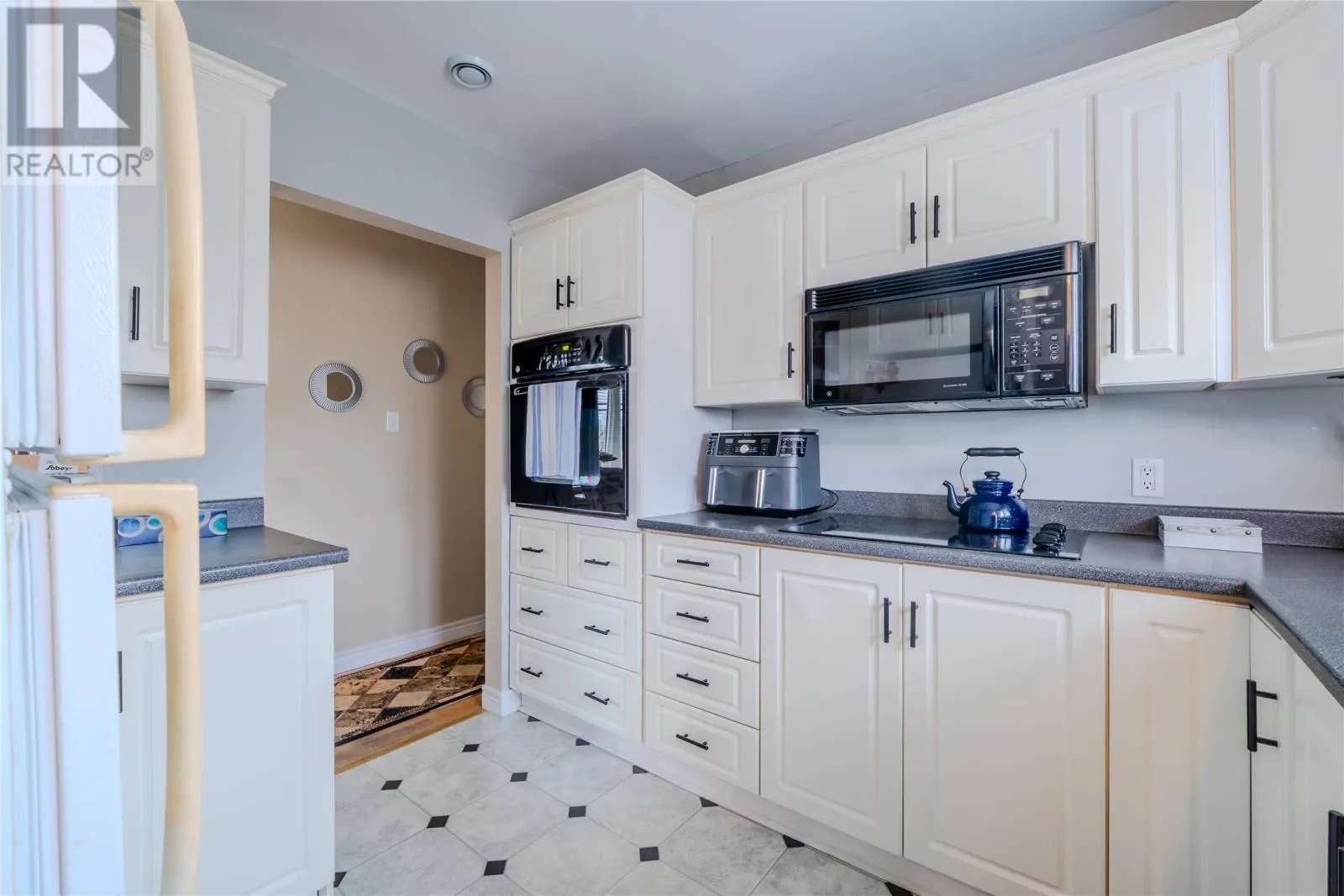 2 Pleasant Avenue