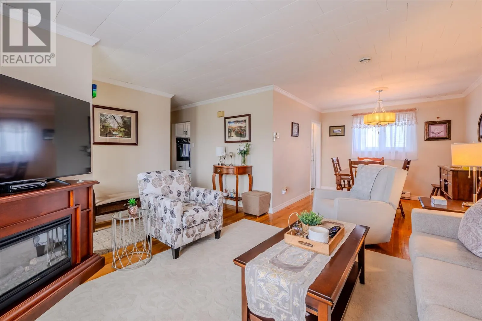 2 Pleasant Avenue