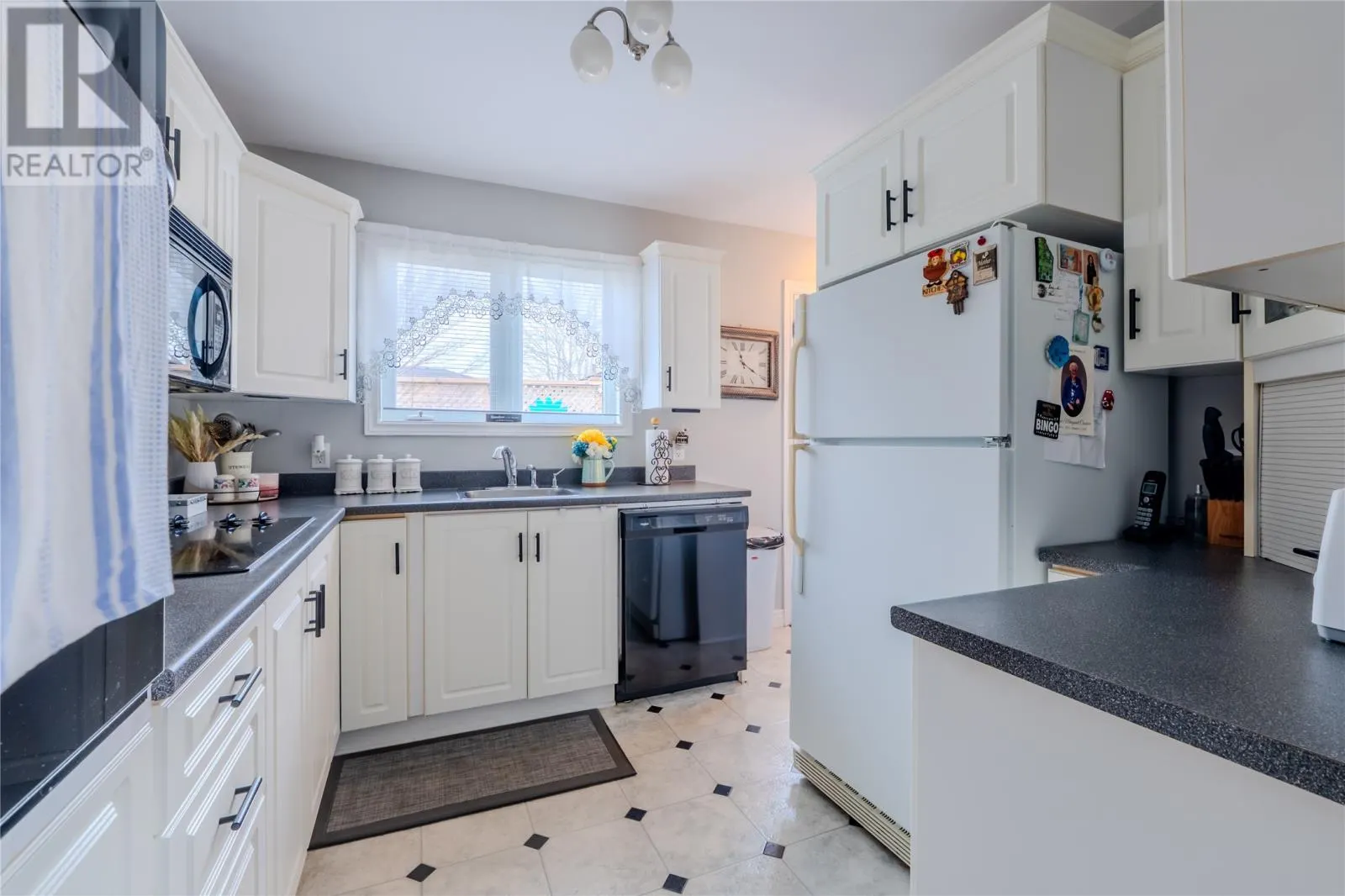 2 Pleasant Avenue