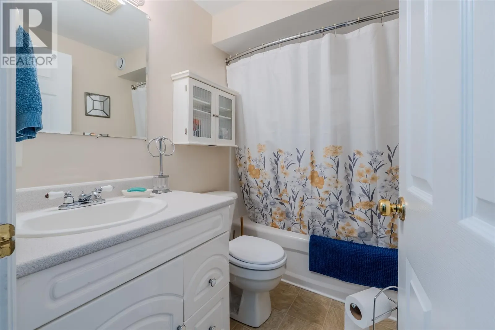 2 Pleasant Avenue