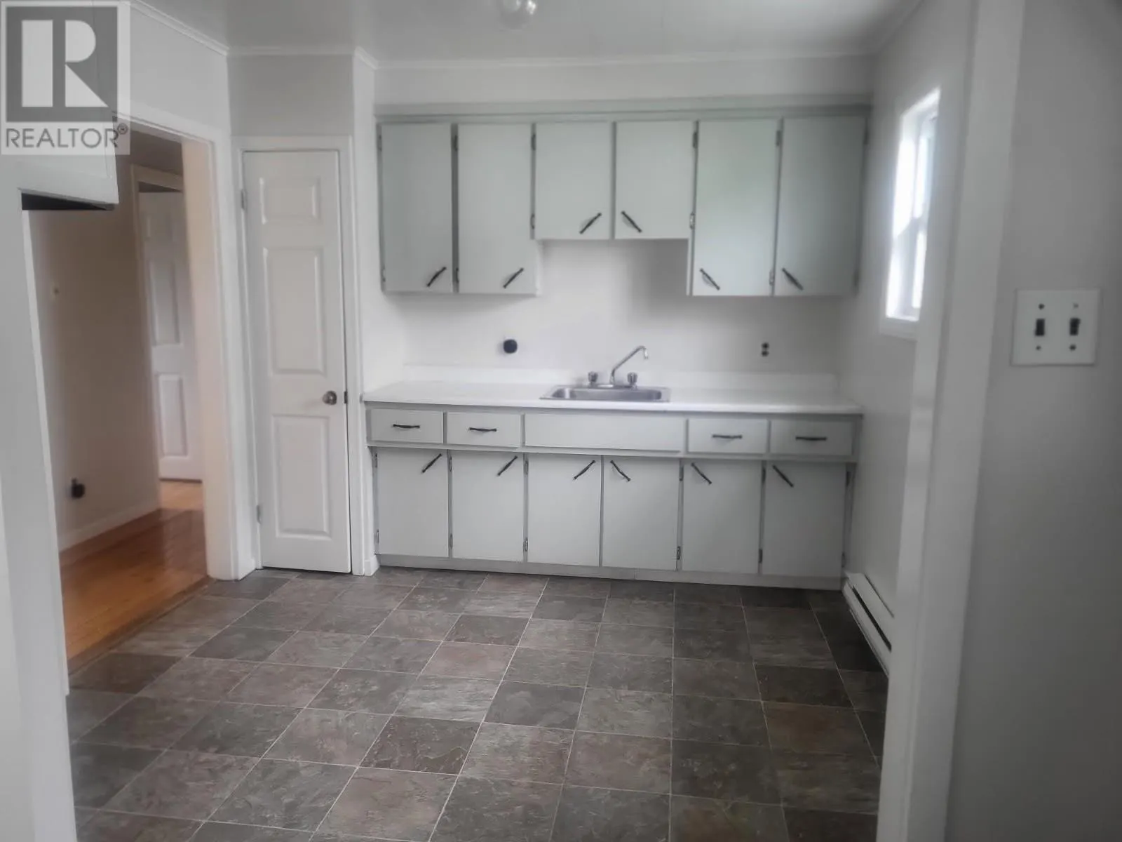 41 Swans Road
