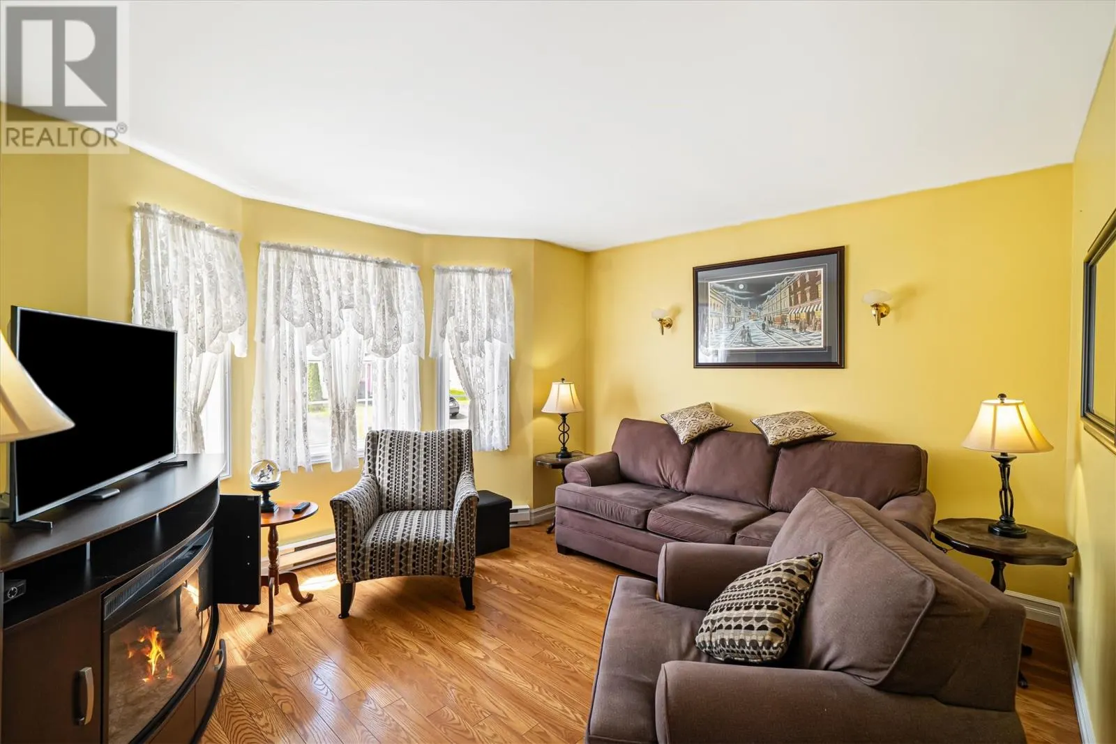5 MacLaren Place