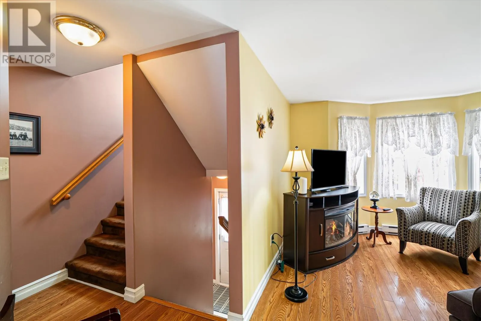 5 MacLaren Place