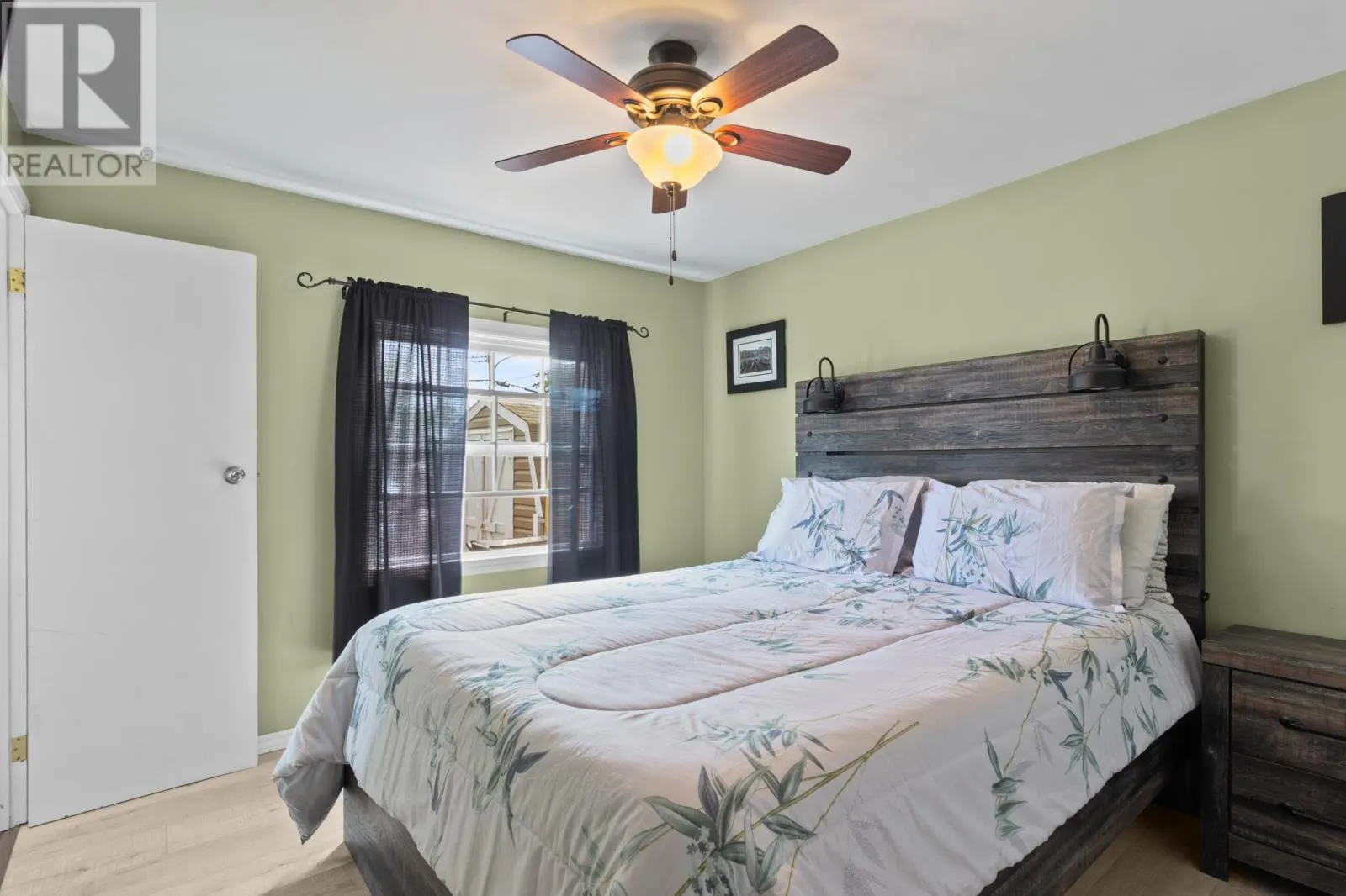 34 Meadowbrook Park Road