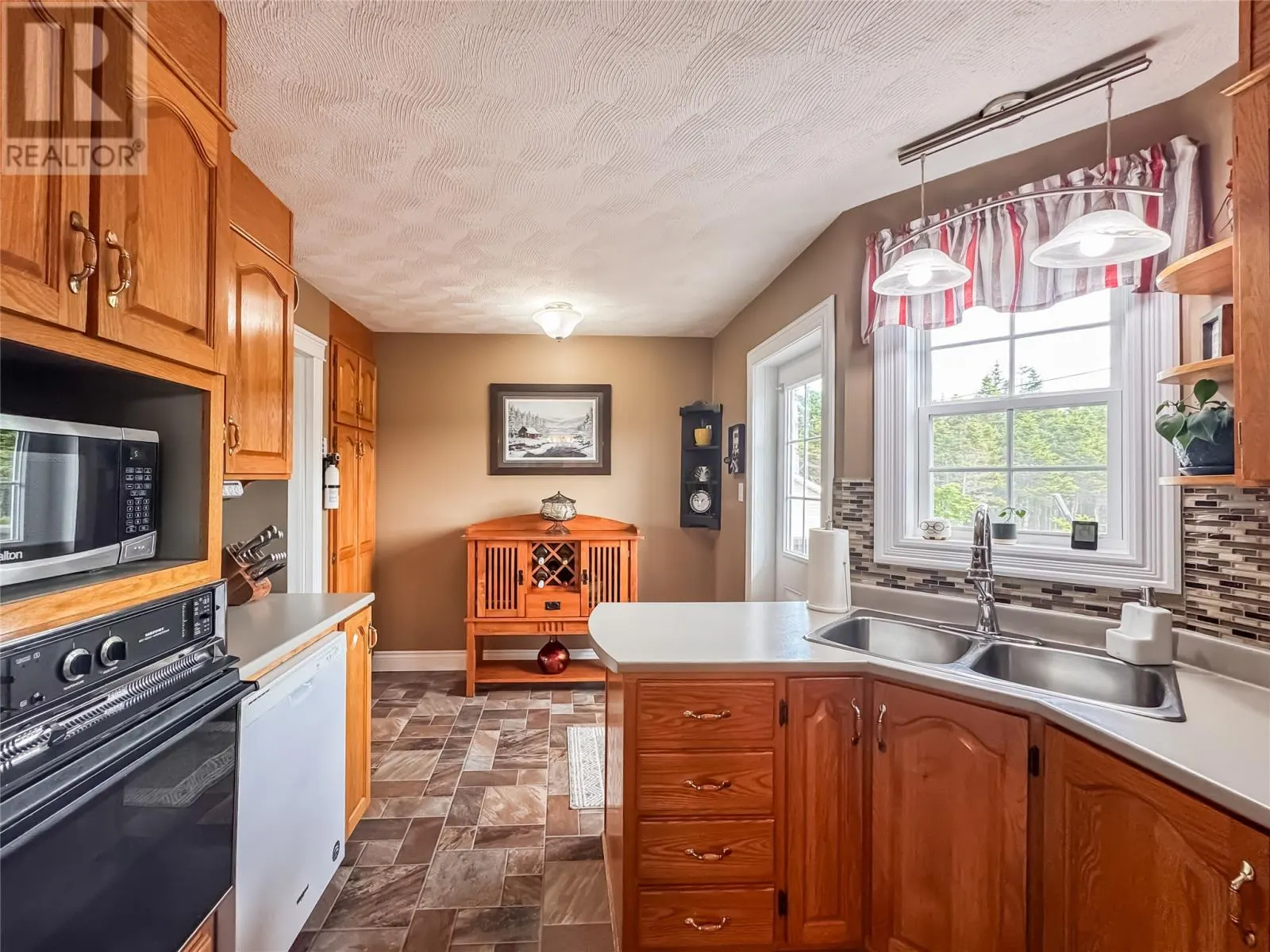 42 Greenhill Crescent