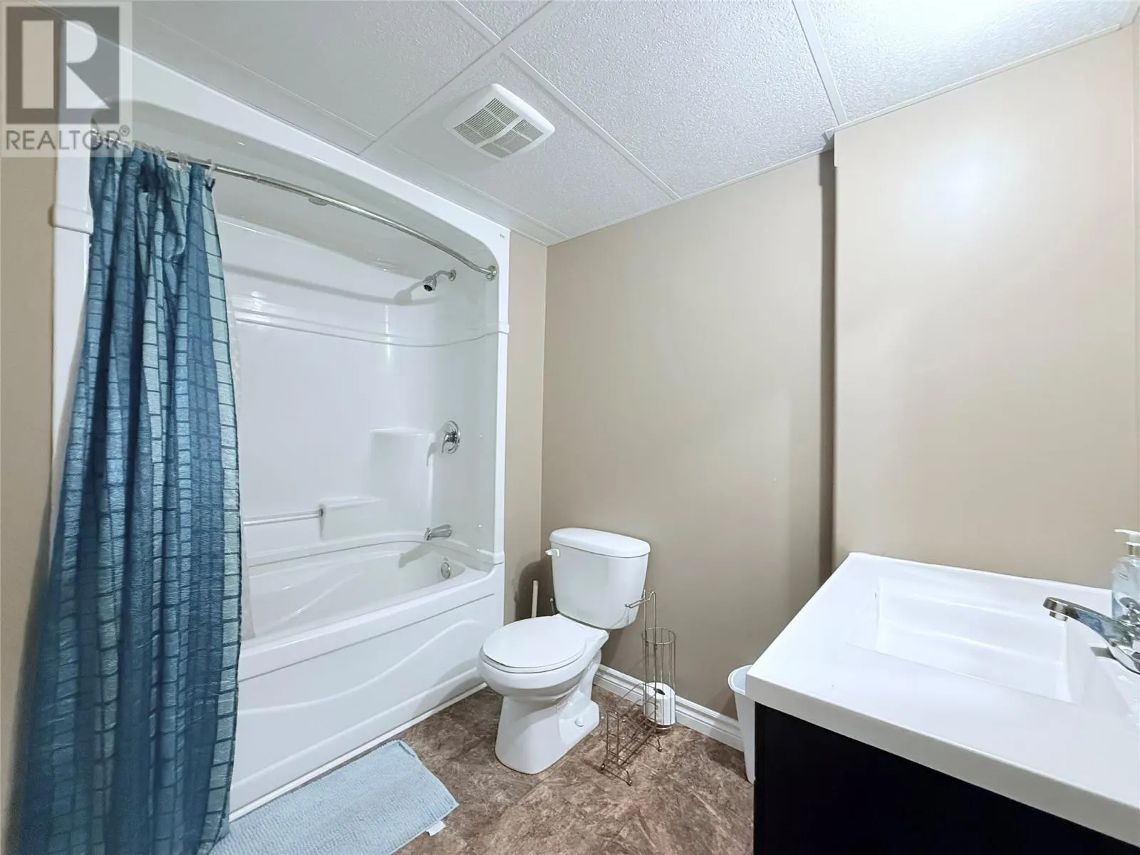 50 Shaheen Crescent