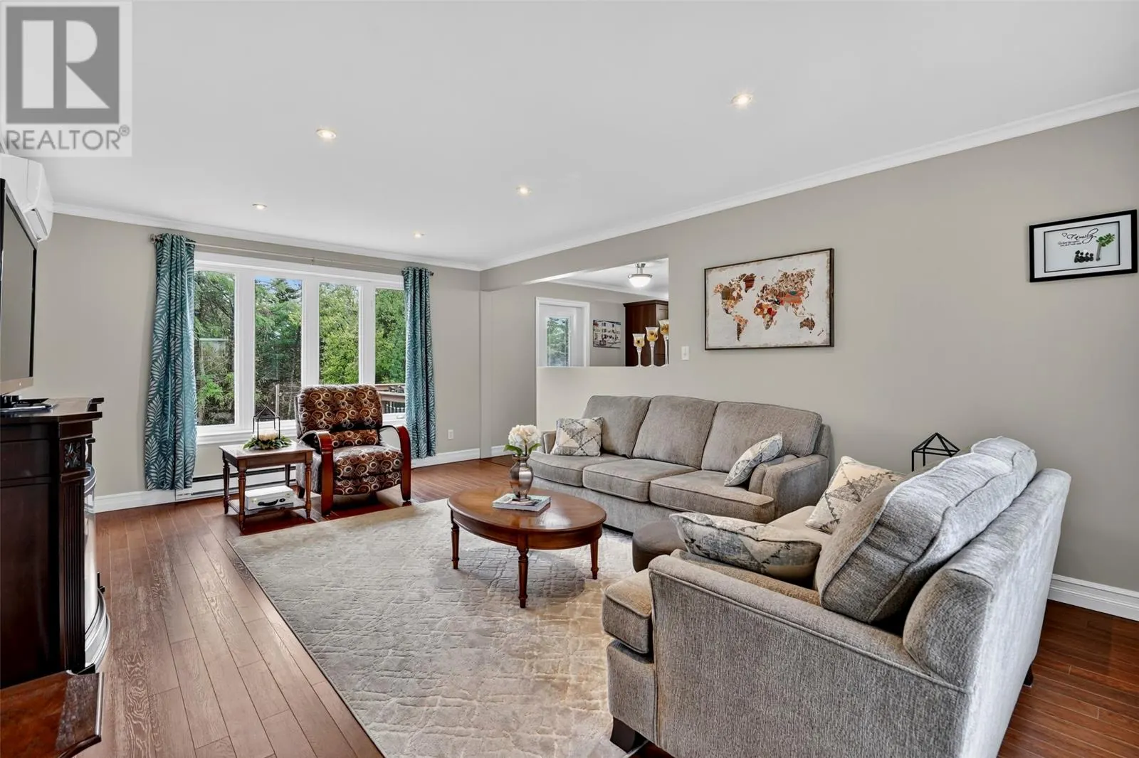 3 Forest Avenue