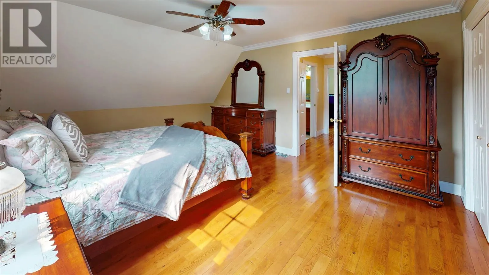 1 North Ridge Avenue