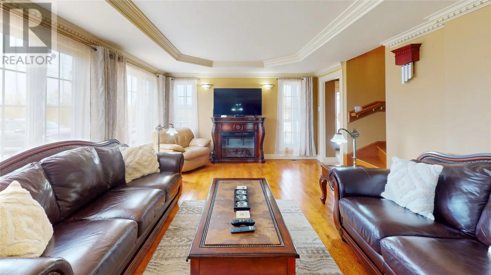 1 North Ridge Avenue