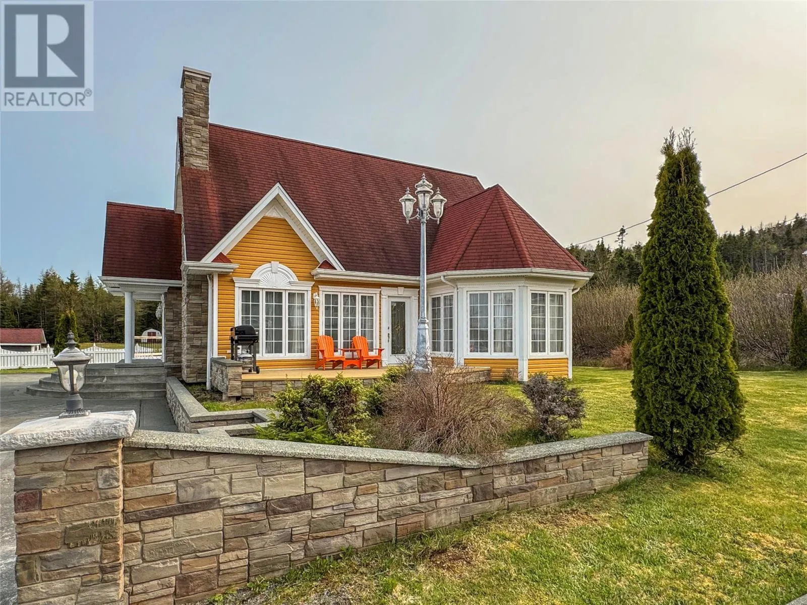 1 North Ridge Avenue