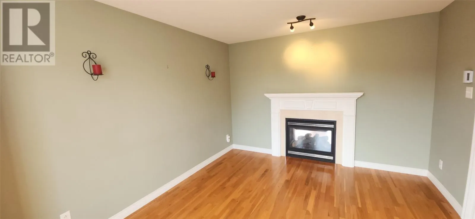 11 Ivydale Place
