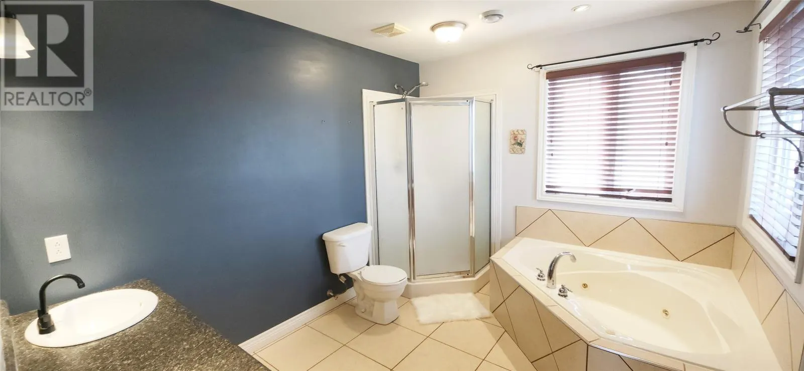 11 Ivydale Place