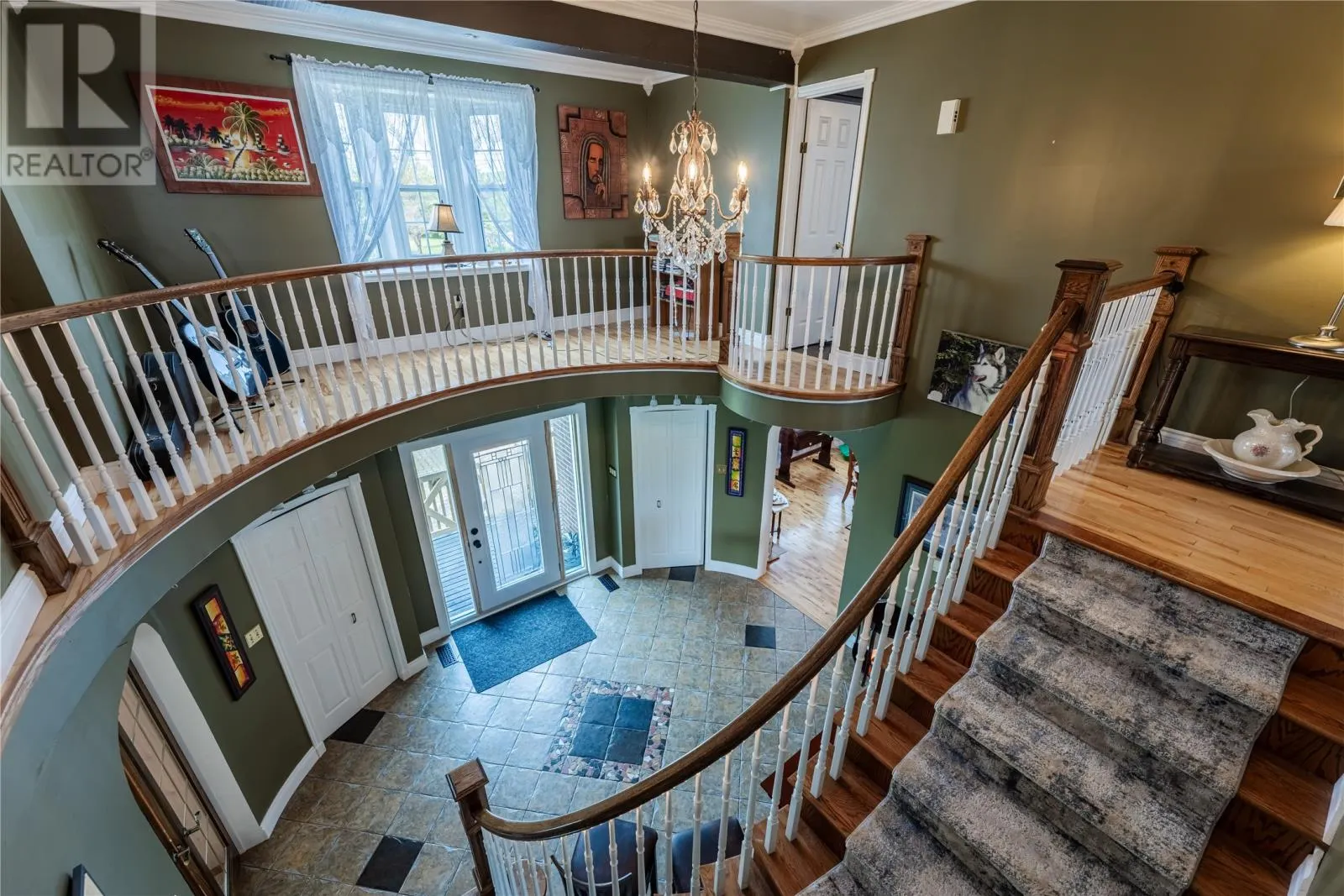 2 Hayes Avenue