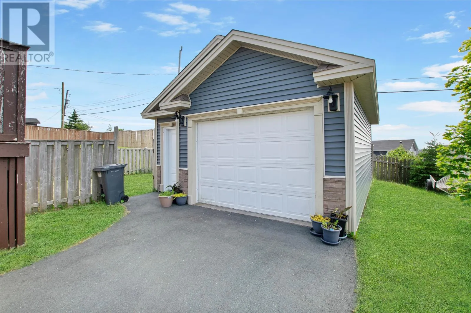 16 Hartland Avenue