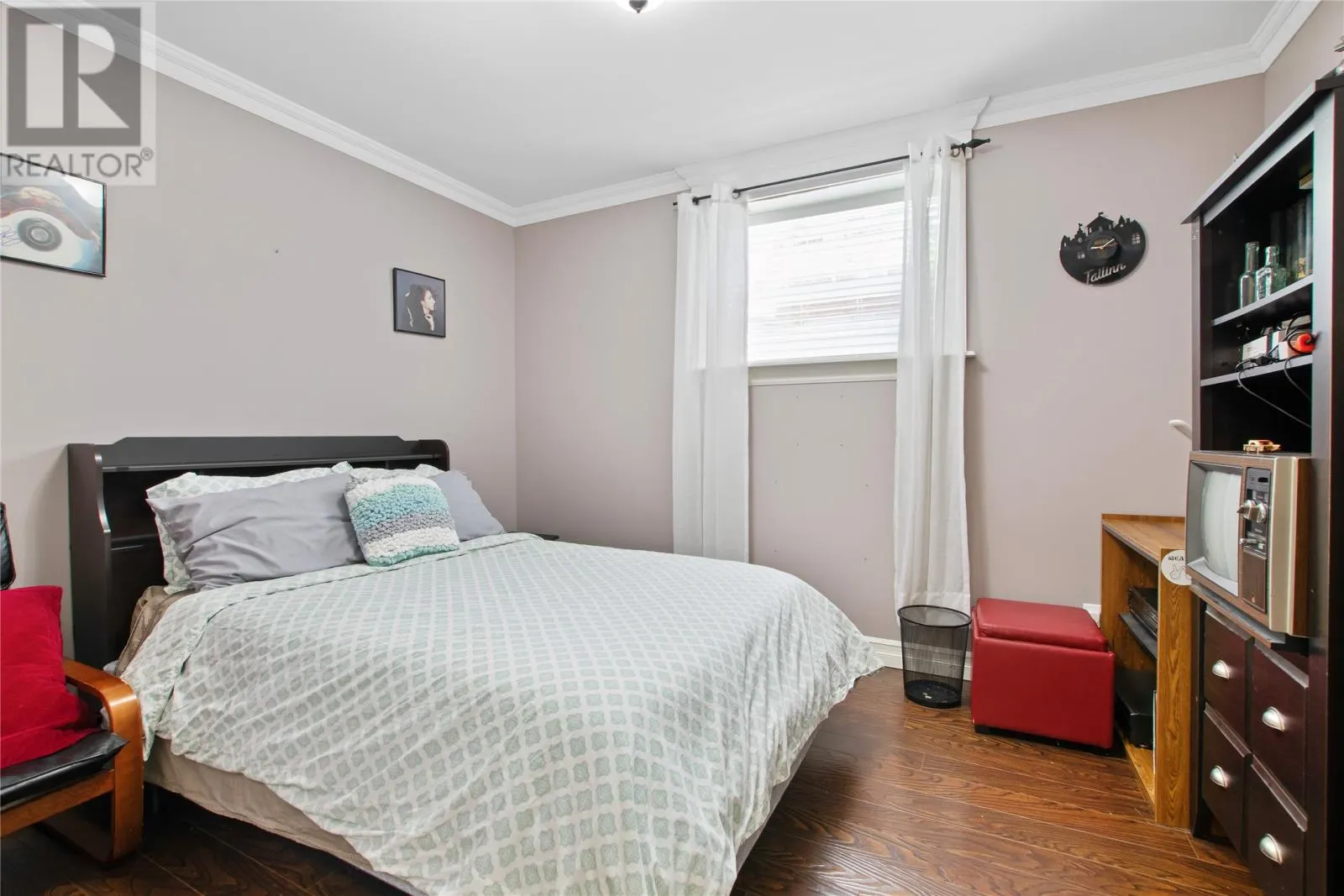 16 Hartland Avenue