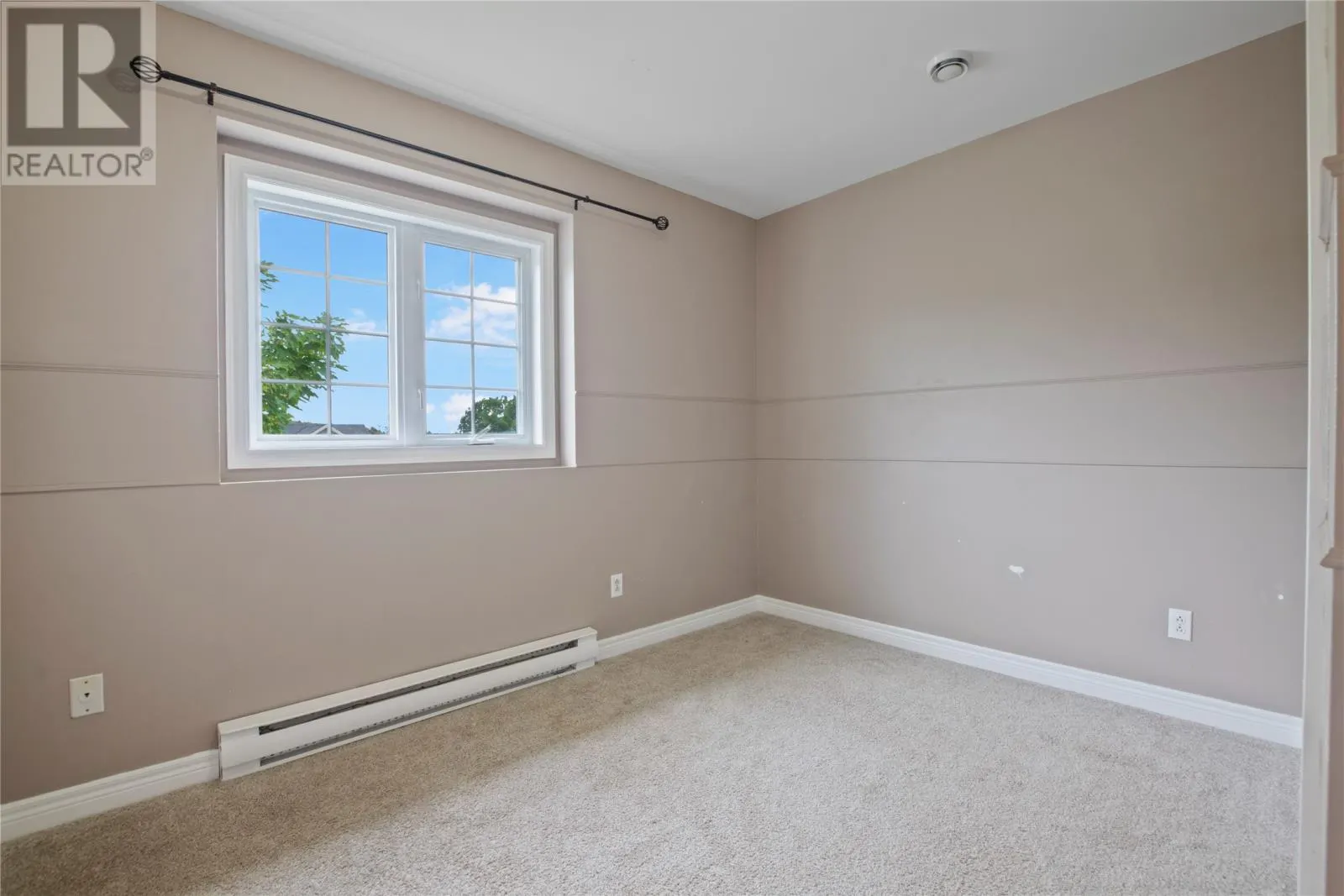 23 Sweetenwater Crescent