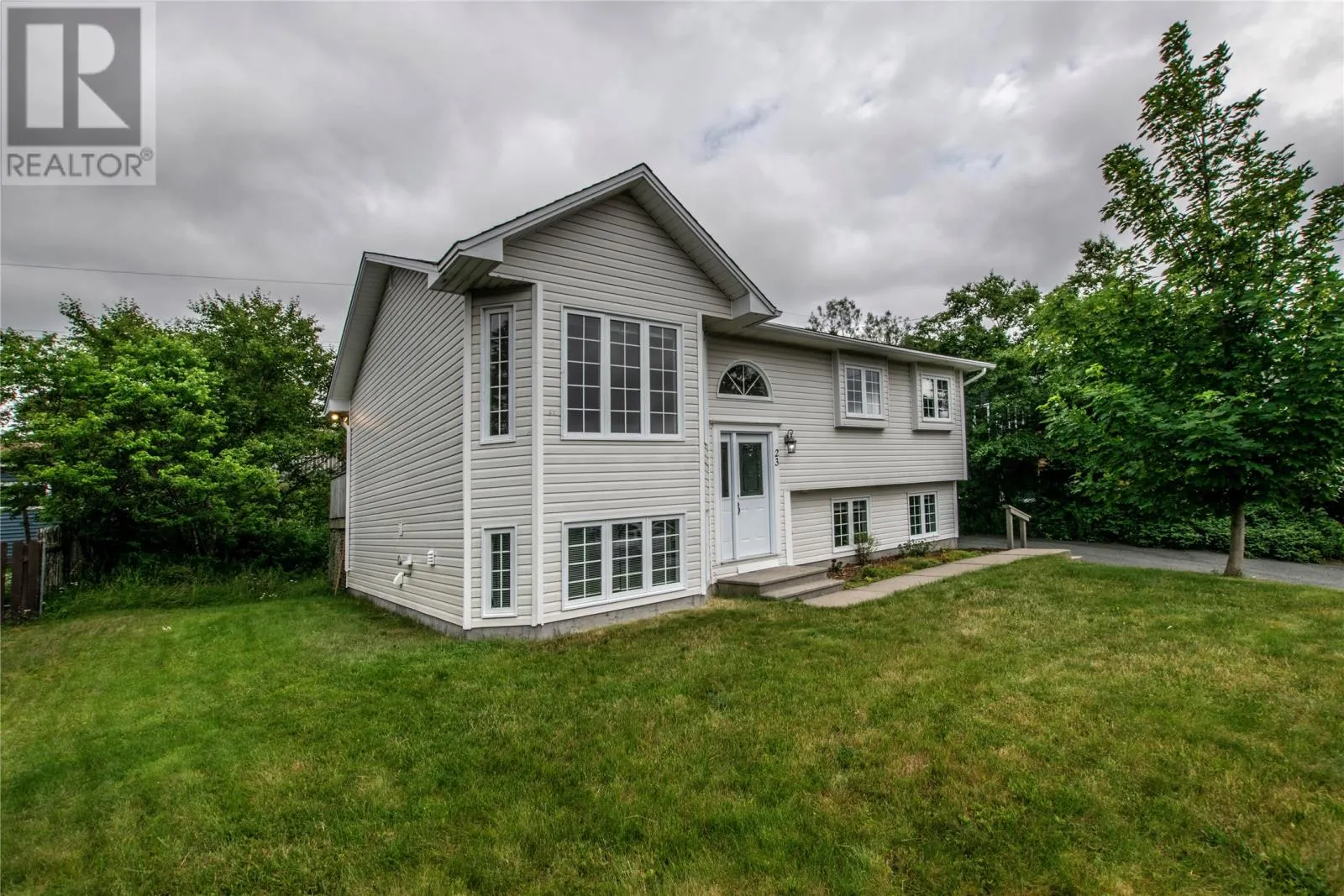 23 Sweetenwater Crescent