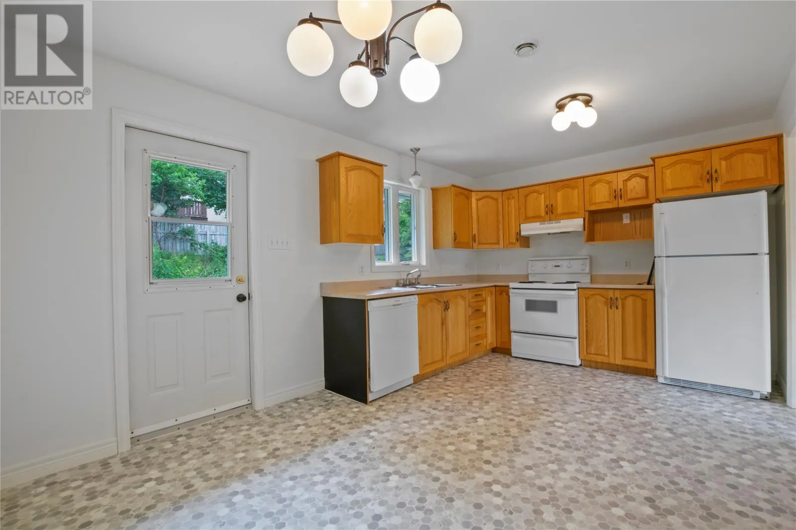 23 Sweetenwater Crescent